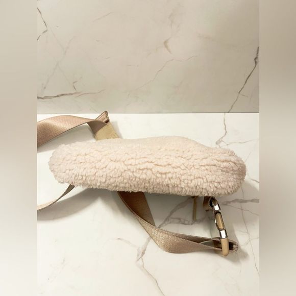 LULULEMON Everywhere Fleece Belt Bag - Picture 13 of 13